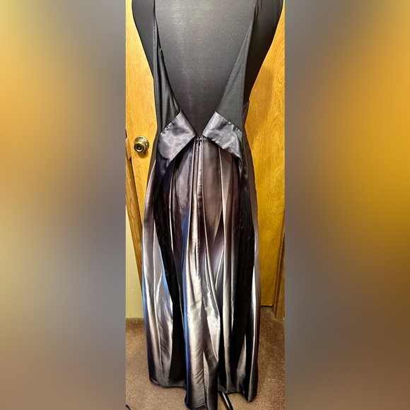 SLNY Ombre Satin Gown size 4 - Picture 7 of 12
